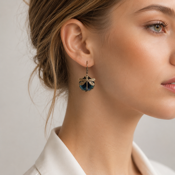 Elandra – Boucles d'oreilles en forme de libellule sphérique en or ancien