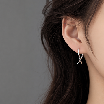 Emilie – Boucles d'oreilles élégantes avec lignes croisées
