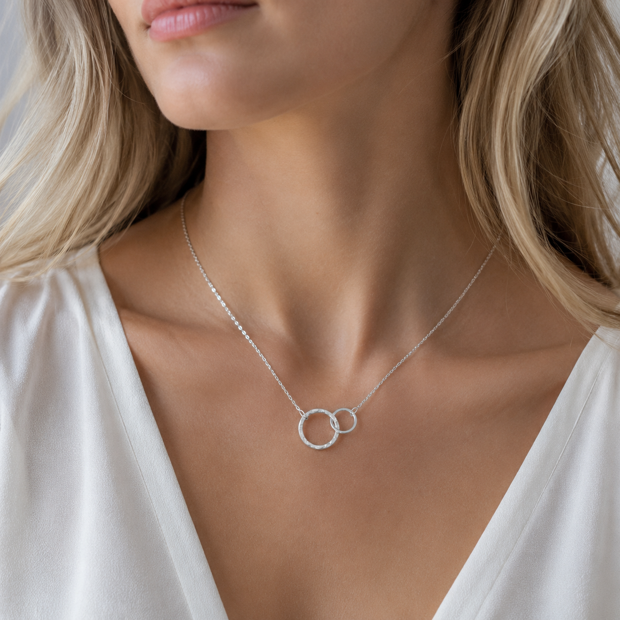 Isabelle - chaîne de bague en or