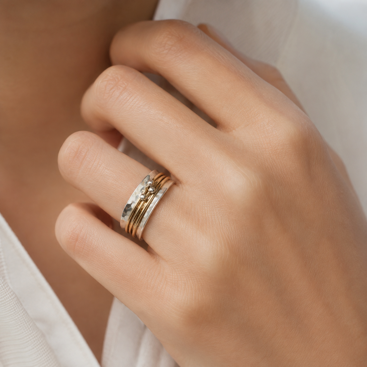 Gracia brillante – Bague vintage en or et argent avec surface éclatante