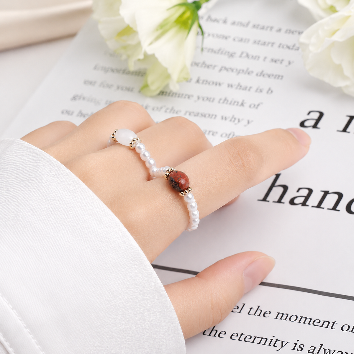 Perle de pierre - Bague en perles vintage