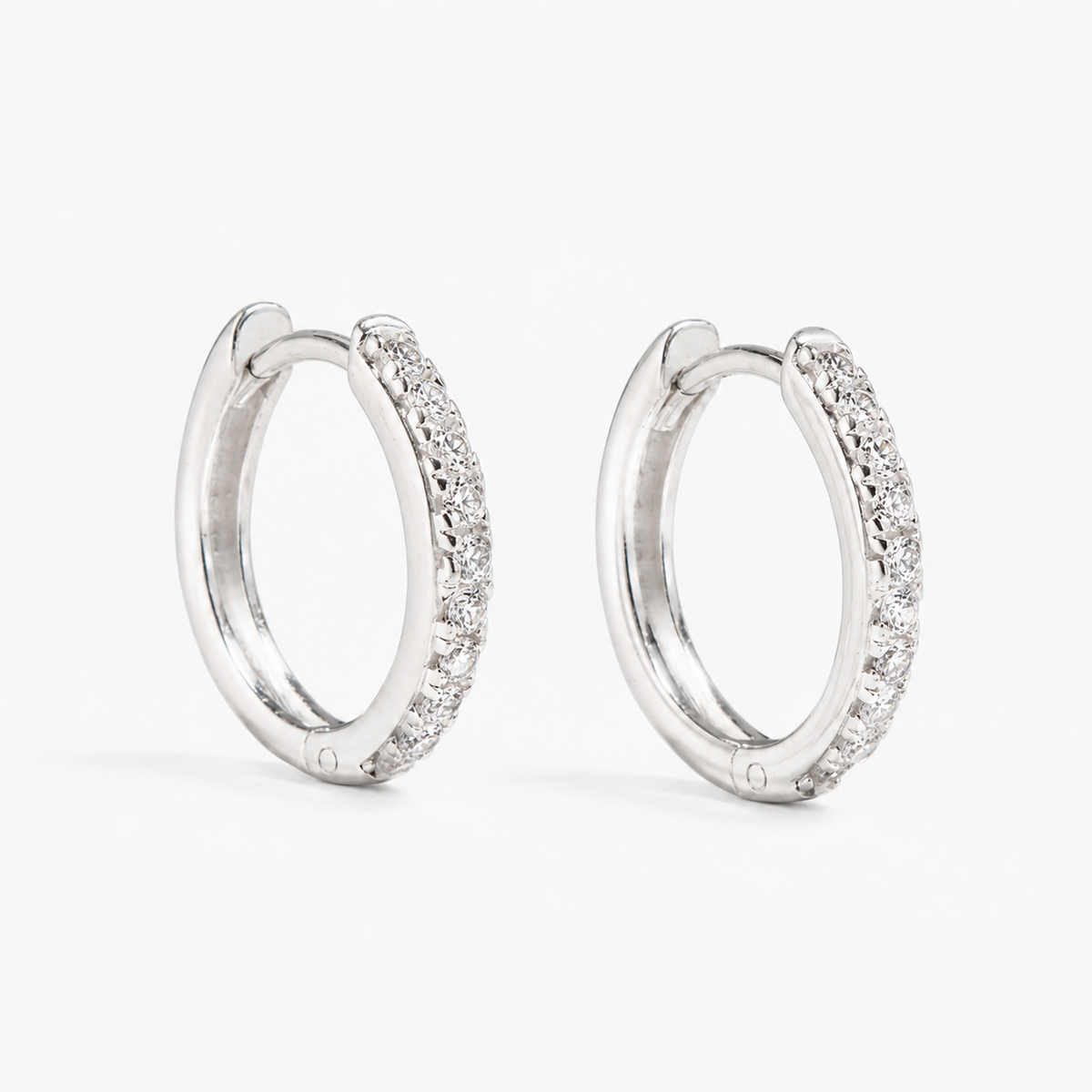 Manda - Huggies en argent avec pavé minuscule