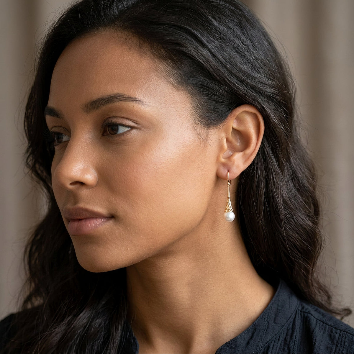 Feliza – Boucles d'oreilles vintage dorées avec perles pendantes