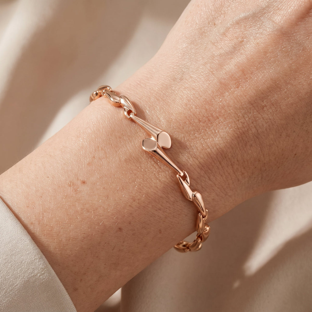 Lina – Bracelet élégant en or