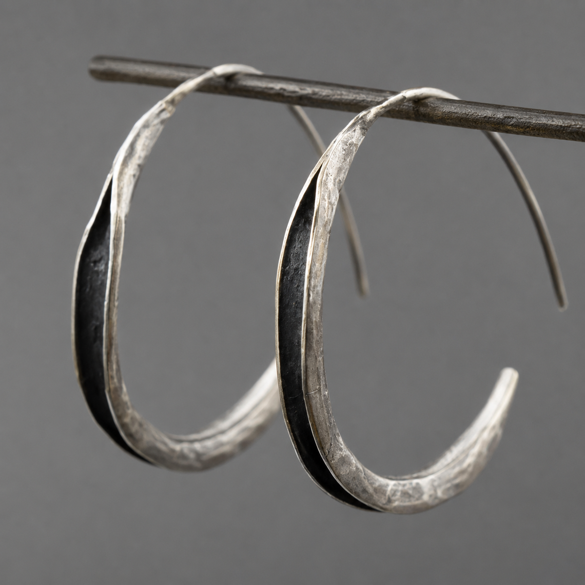 Lina – Boucle d'oreille unique grand cercle