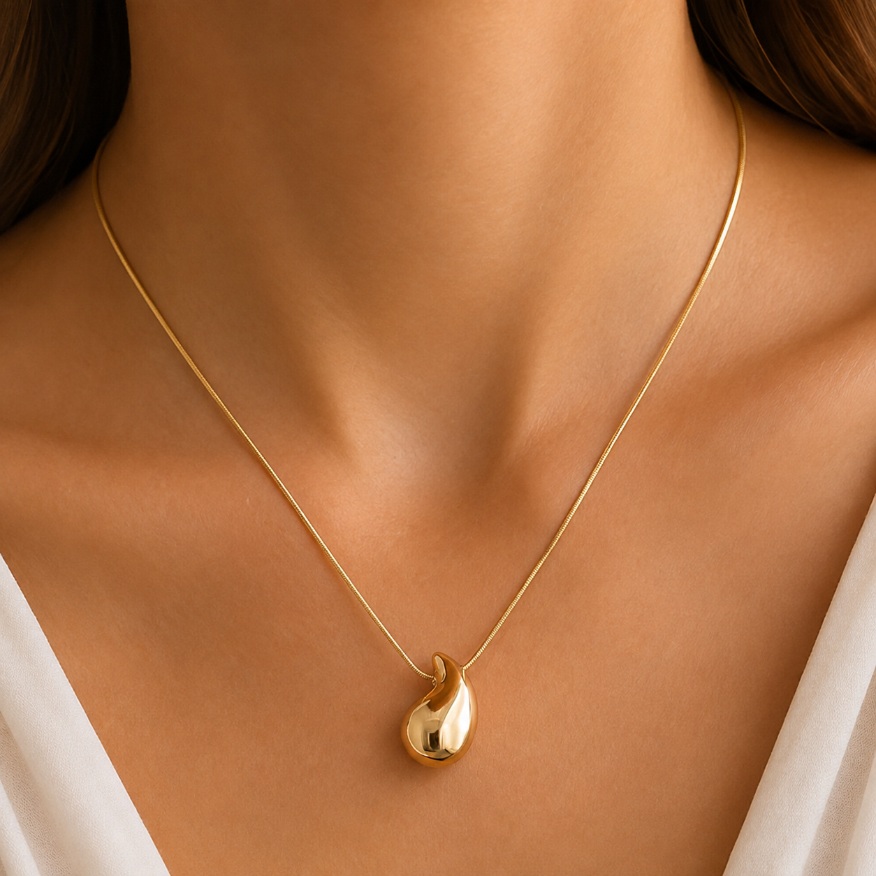 Collier de gouttes d'eau de grande taille - Collier doré avec pendentif de goutte d'eau