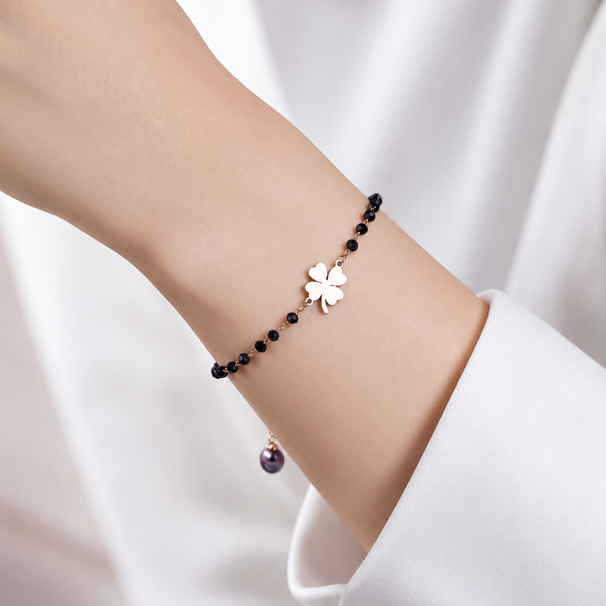 Faelya – Bracelet amulette trèfle à quatre feuilles