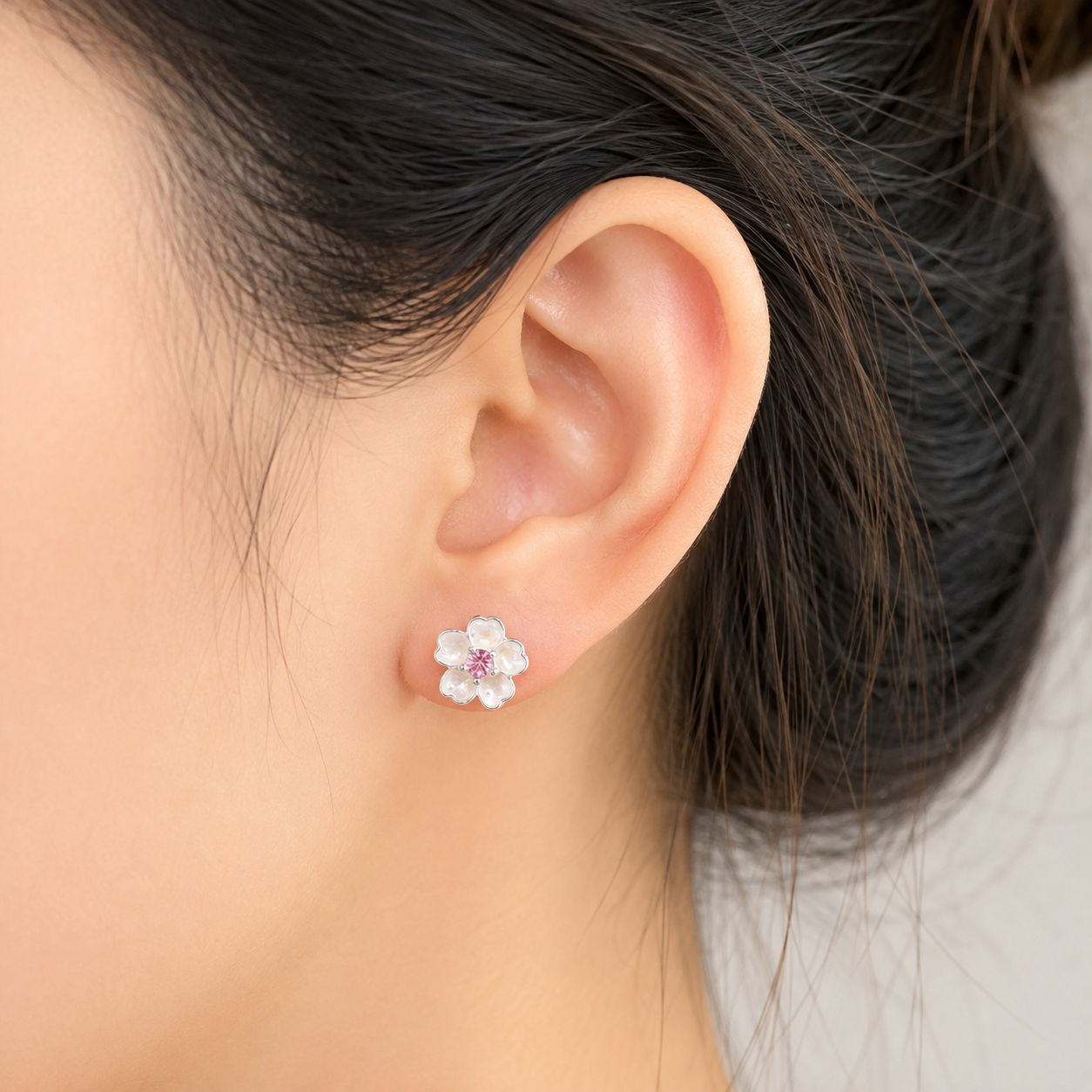 Holly - Boucles d'oreilles fleurs de cerisier argentées