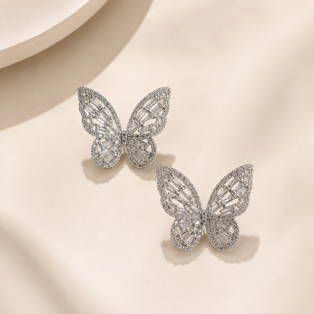 Deirdre - Boucles d'oreilles en papillon en argent