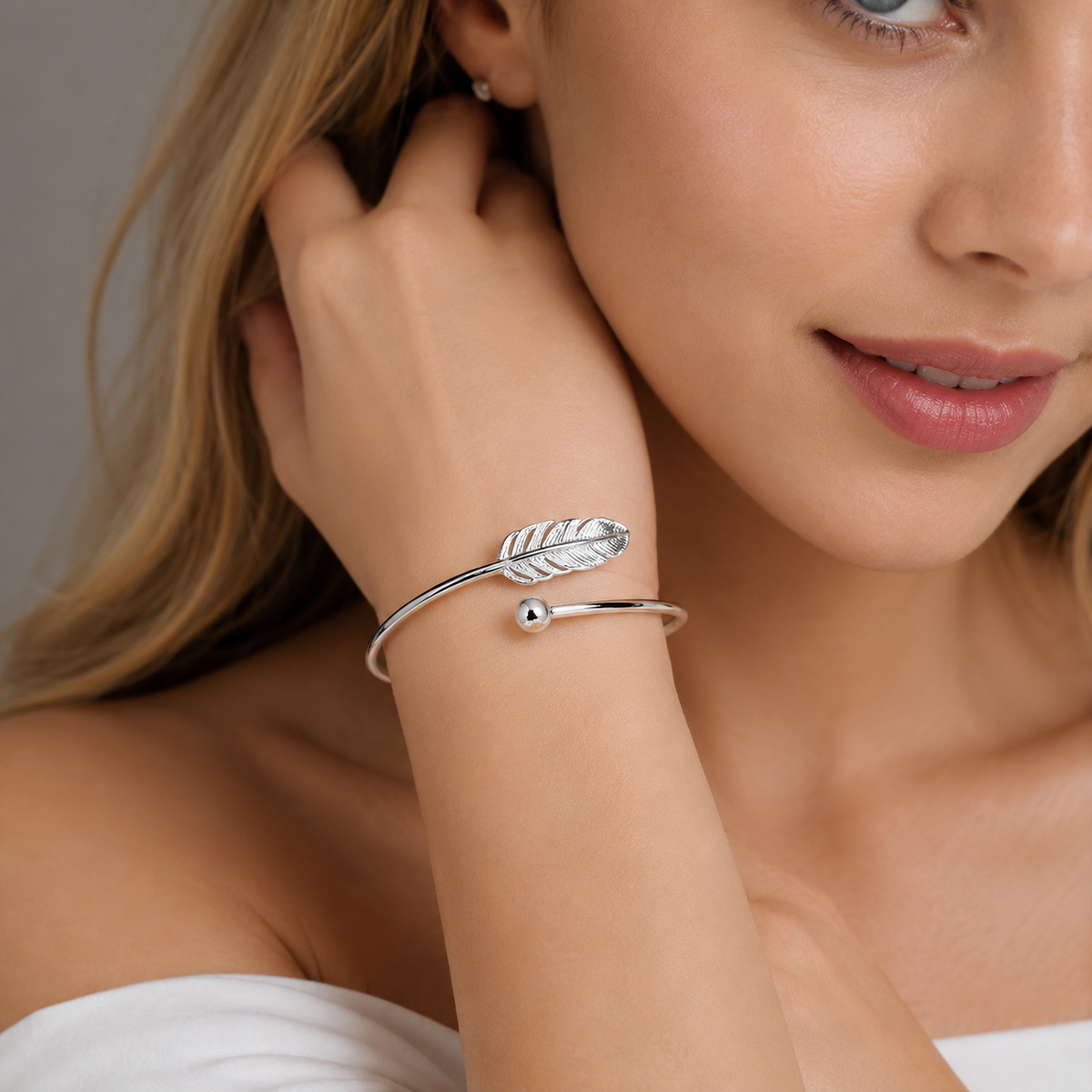 Bracelet en plume argenté - Bracelet en plume