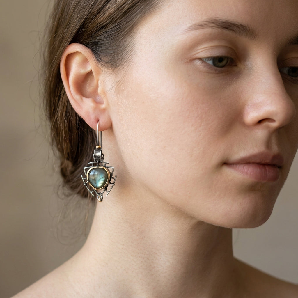 Lydie – Boucles d'oreilles en labradorite argent et or