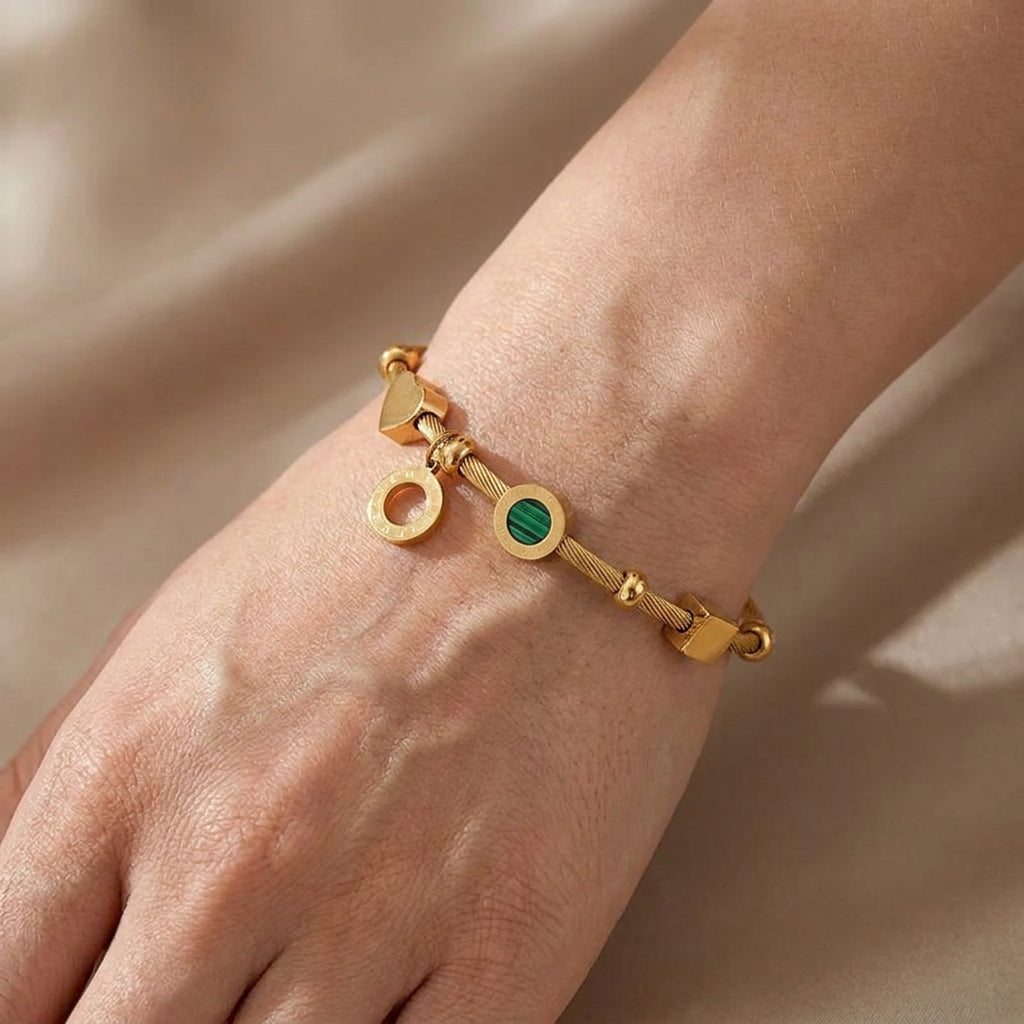 Rhian – Bracelet doré de signature