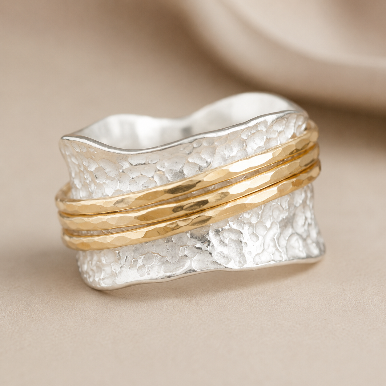 Bianca - Bague tournante intemporelle en or et argent