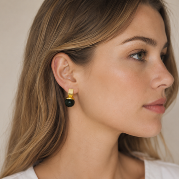 Charlie - Boucles d'oreilles vintage avec cristal vert et accents dorés