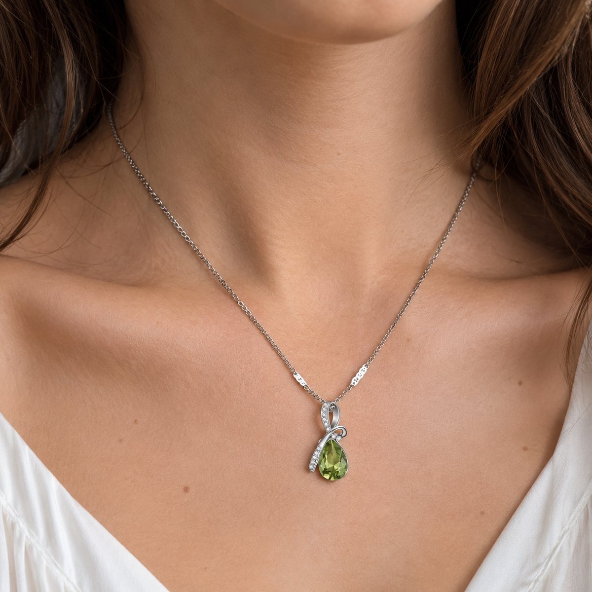 Pilar – Collier en cristal brillant en or blanc
