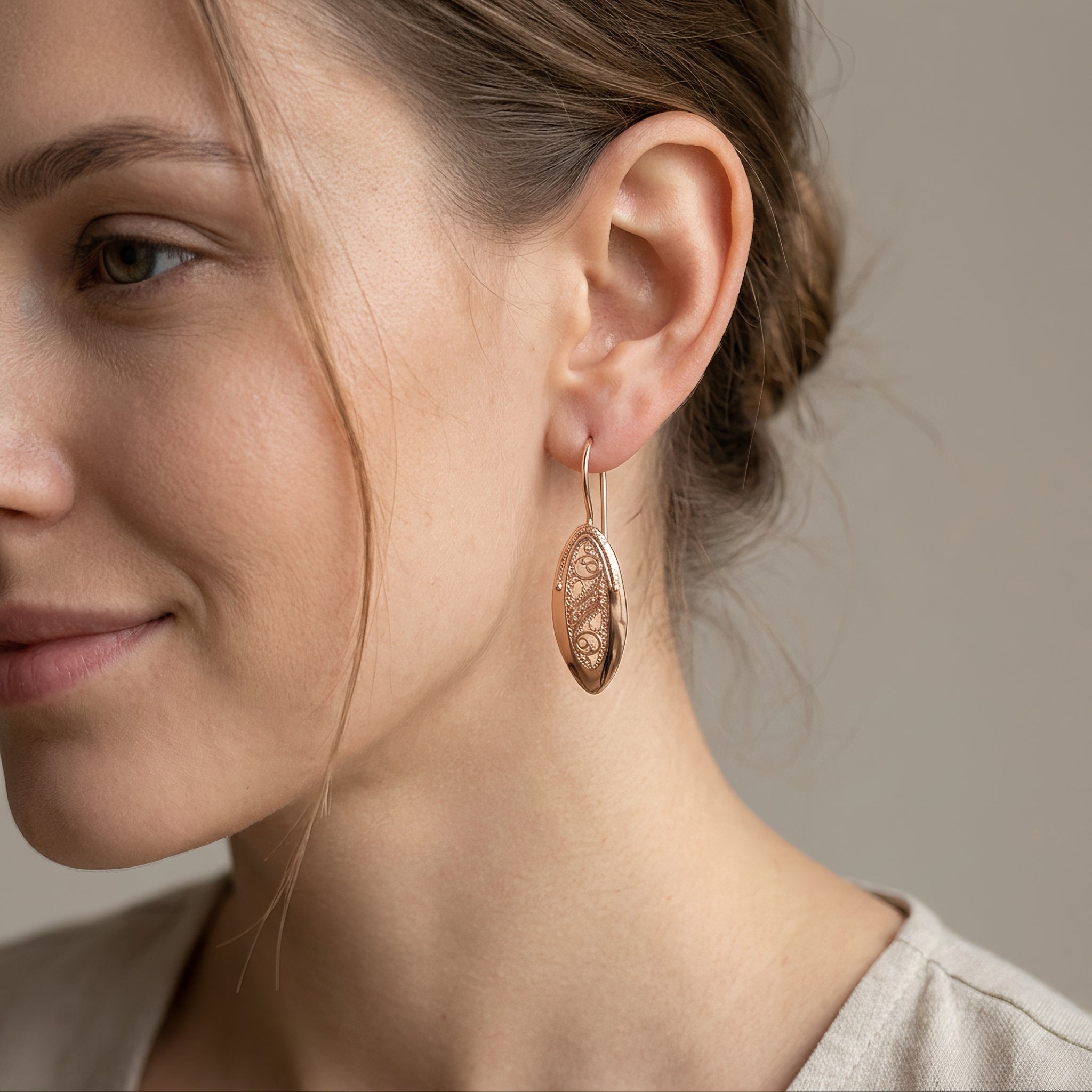 Salma – Boucles d'oreilles Creuses Élégantes