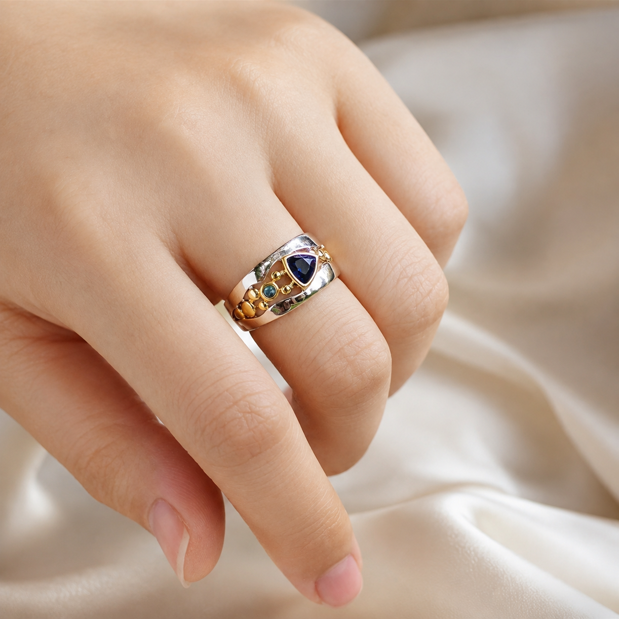 Ricca – Bague vintage avec cristal bleu brillant