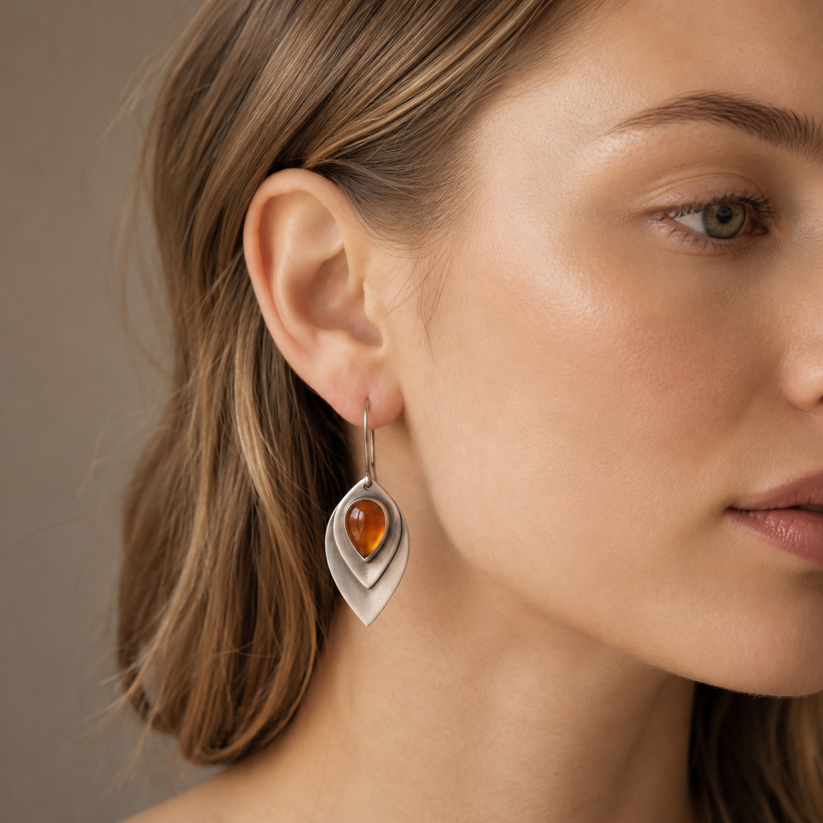 Inès – Boucles d'oreilles vintage avec pierre orange et argent sterling