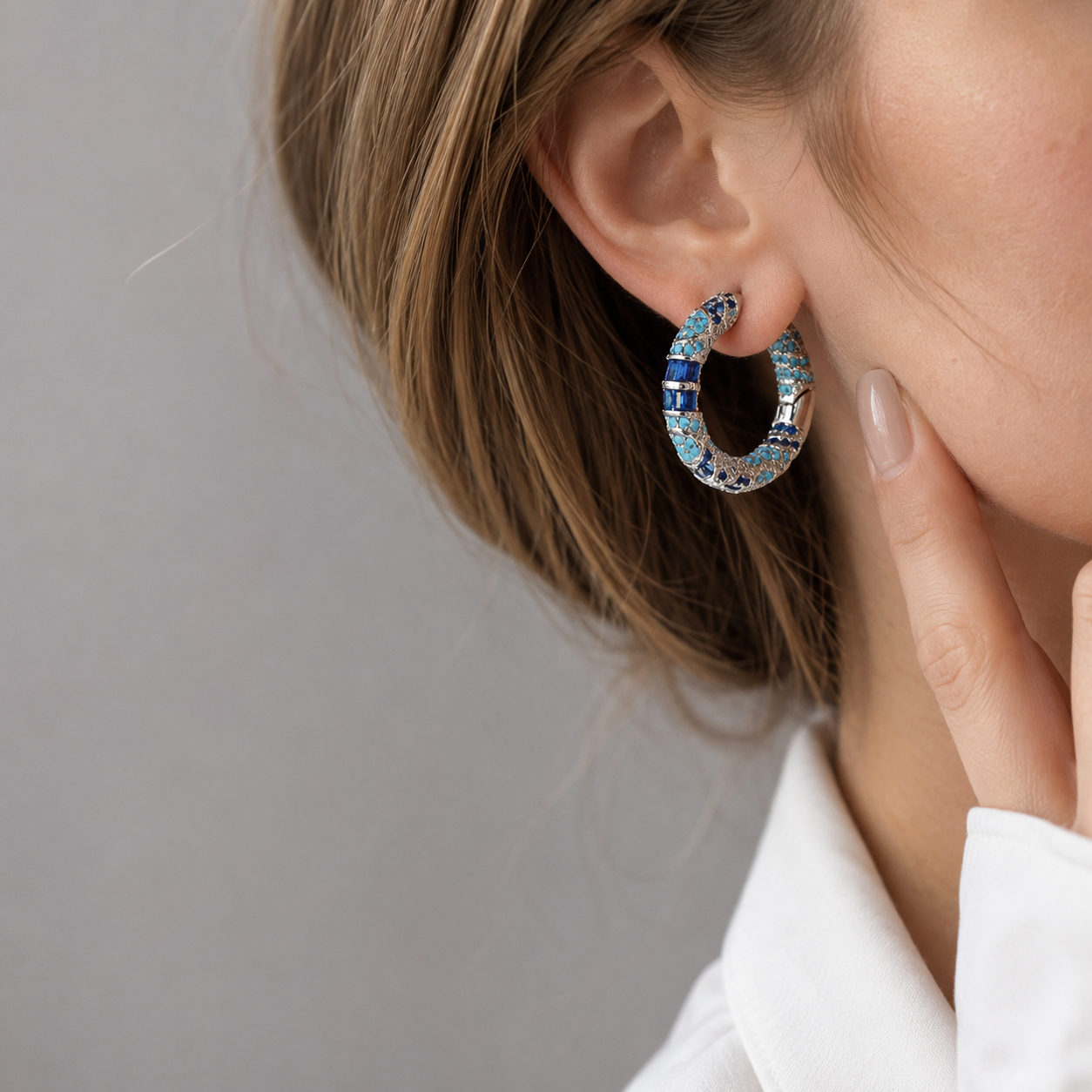 Naelle – Créoles en zirconium bleu