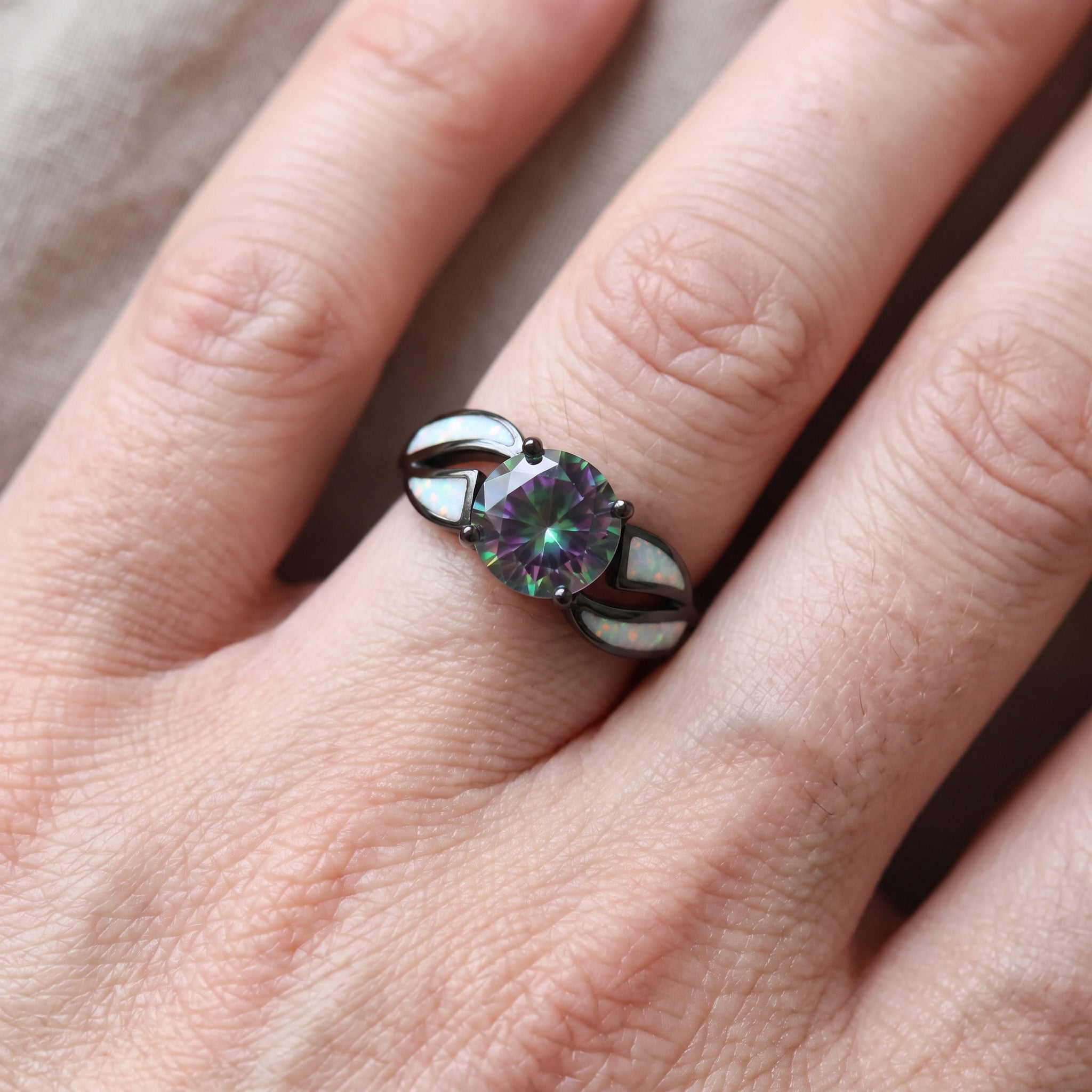 Mirella – Bague arc-en-ciel en opale et topaze
