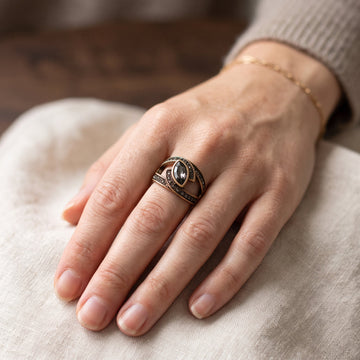 Amena – Bague élégante en cristal noir
