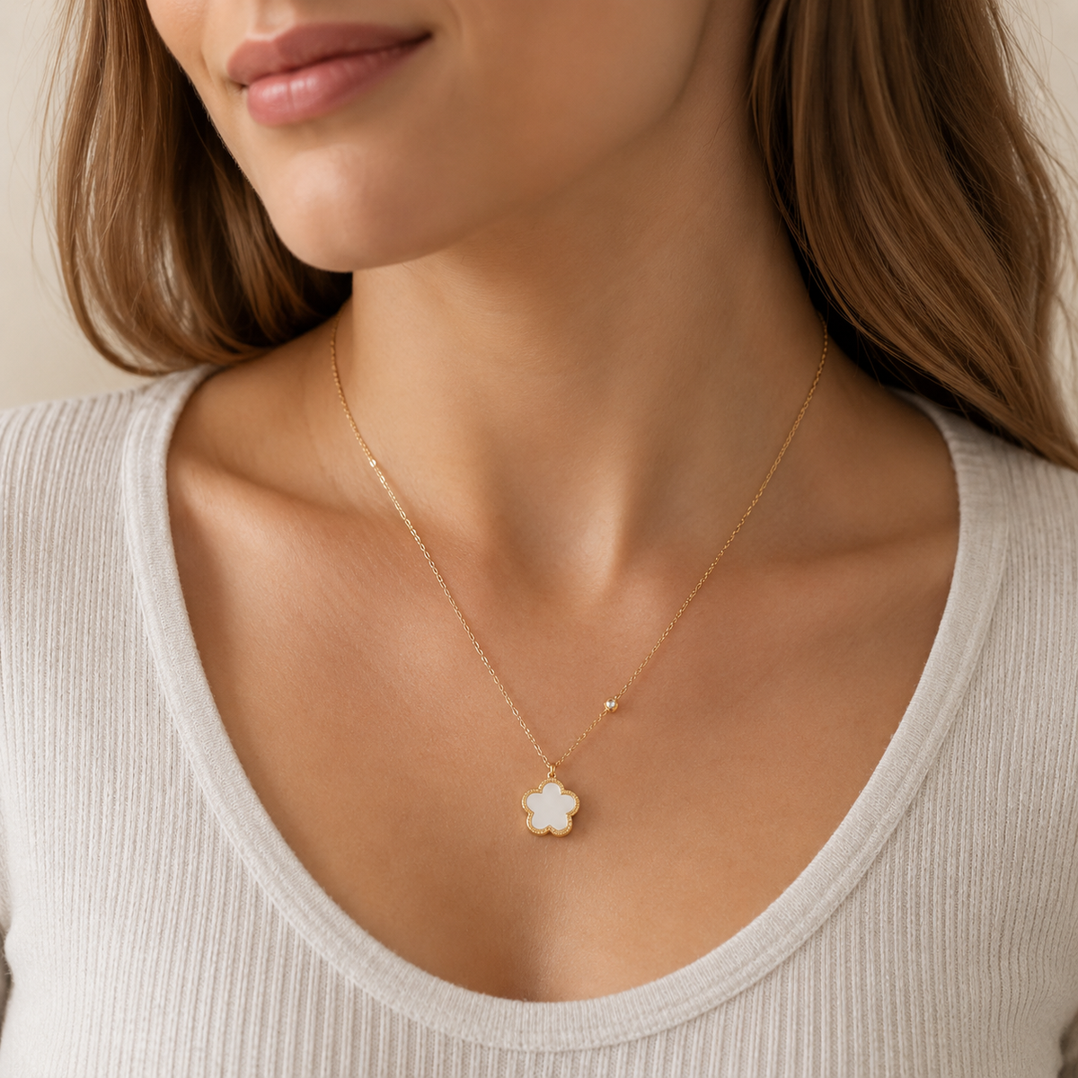 Trèfle à cinq feuilles - Collier de fleurs de trèfle