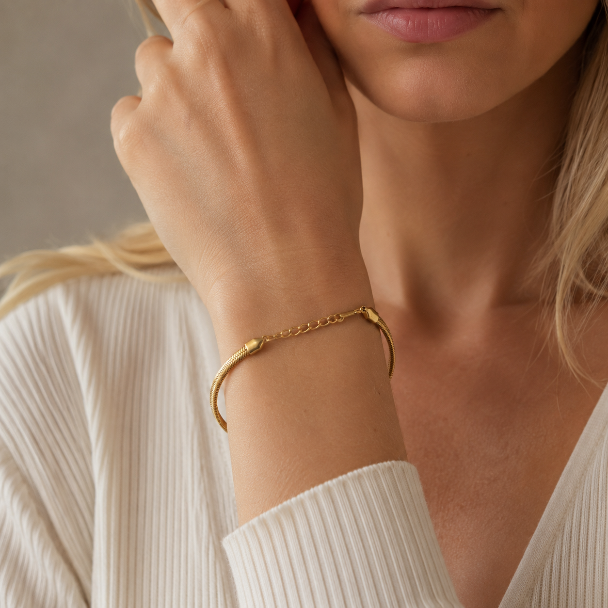 Livia – Bracelet serpent doré élégant