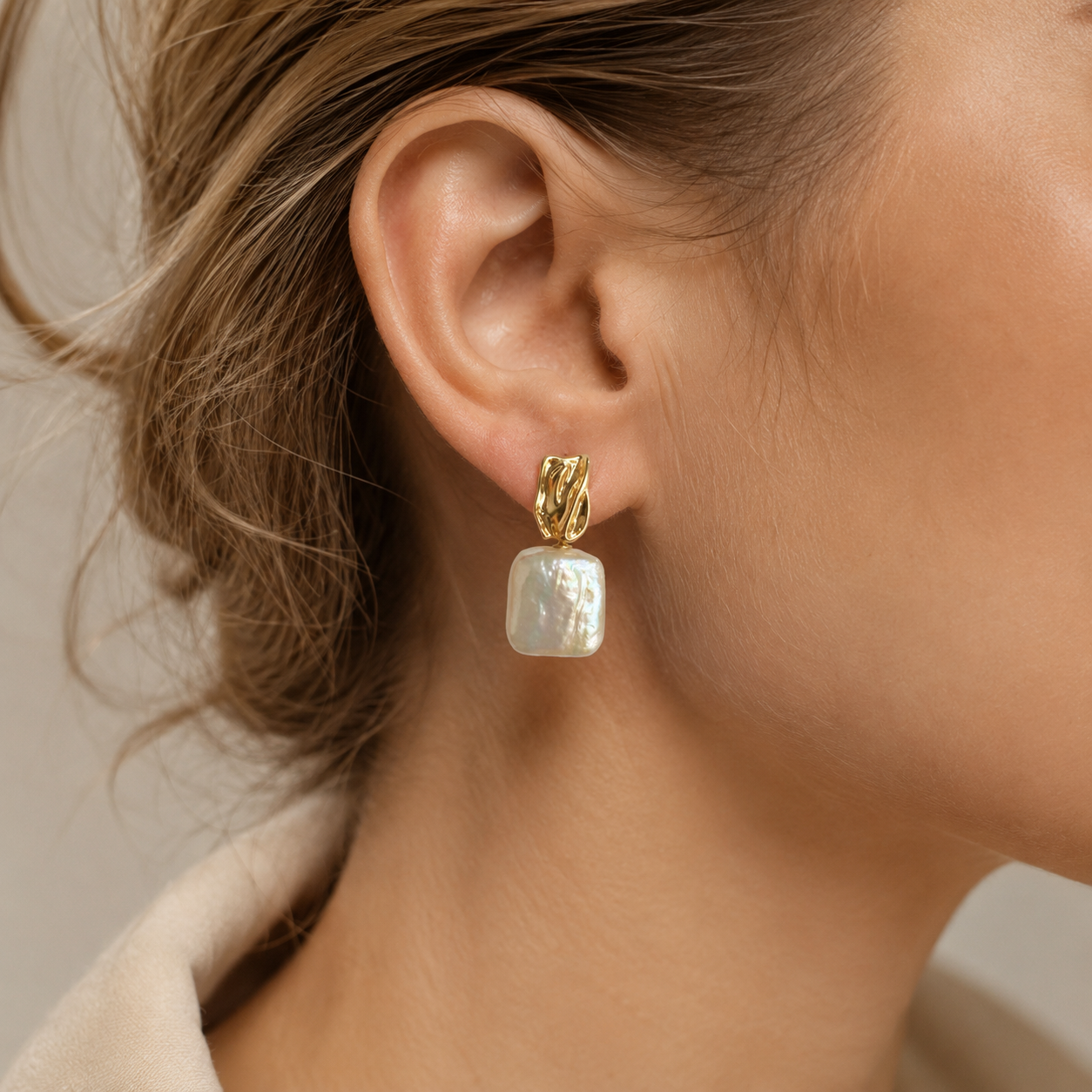 Aiah – Boucles d'oreilles dorées avec élégantes perles baroques