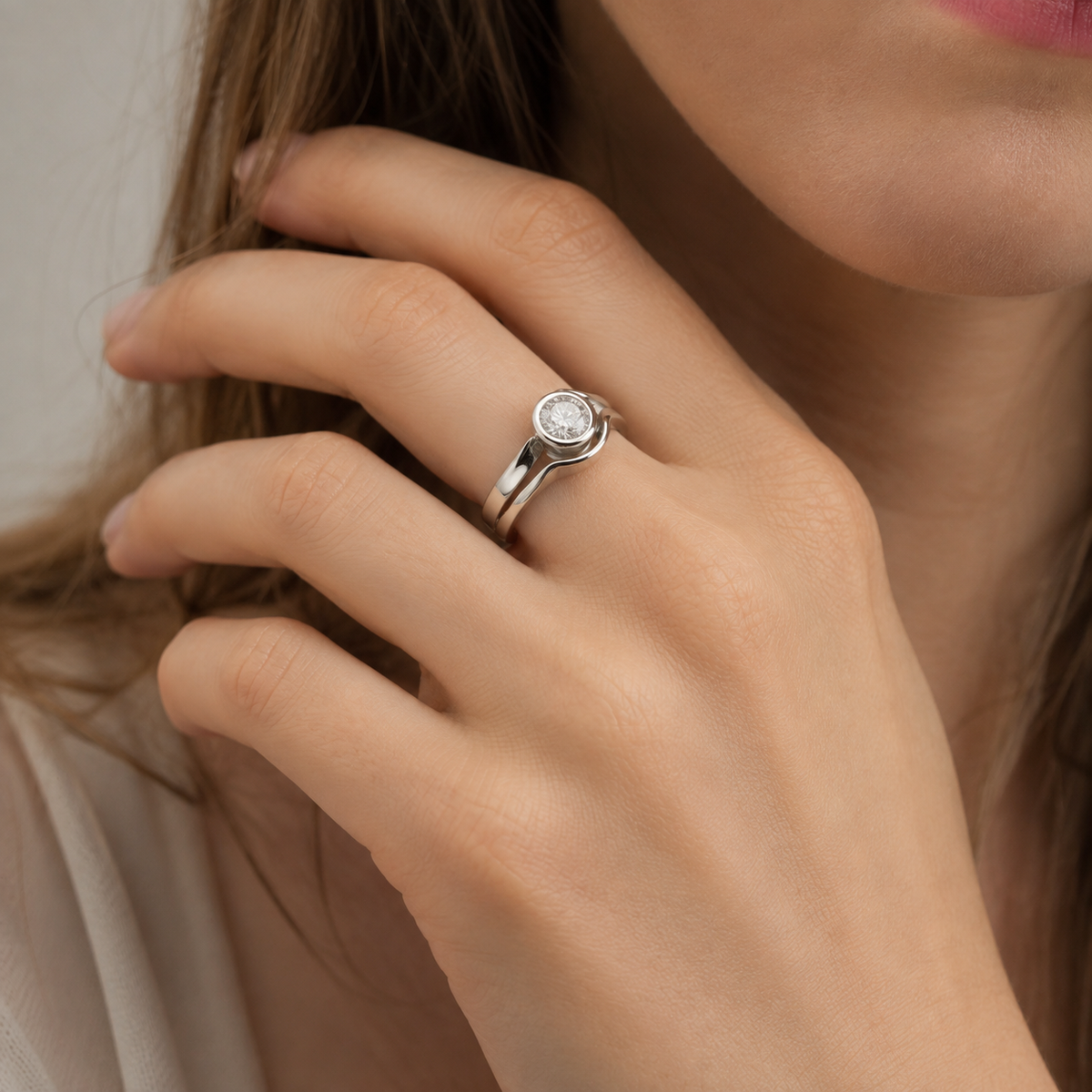 Aria – Bague en argent vintage avec cristal blanc rond