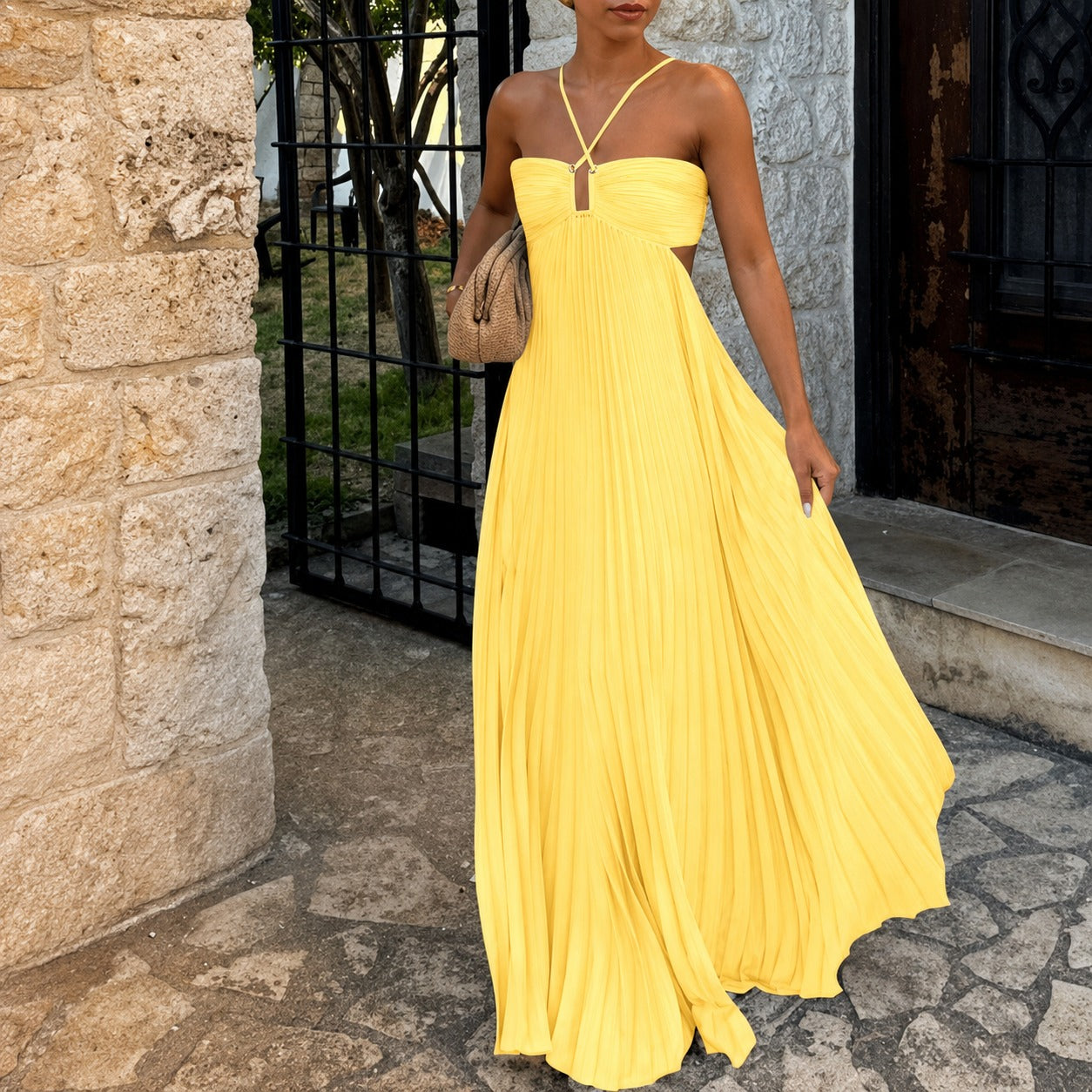 Inaya - Élégante robe longue à bretelles fines