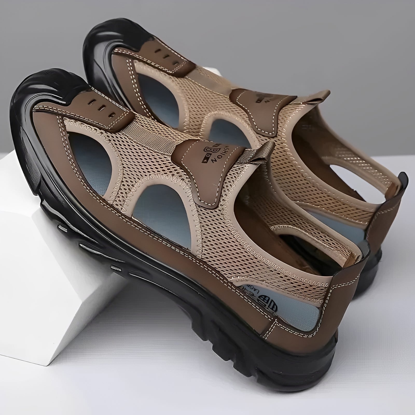Mccann - Sandales Confortables et Sécurisées