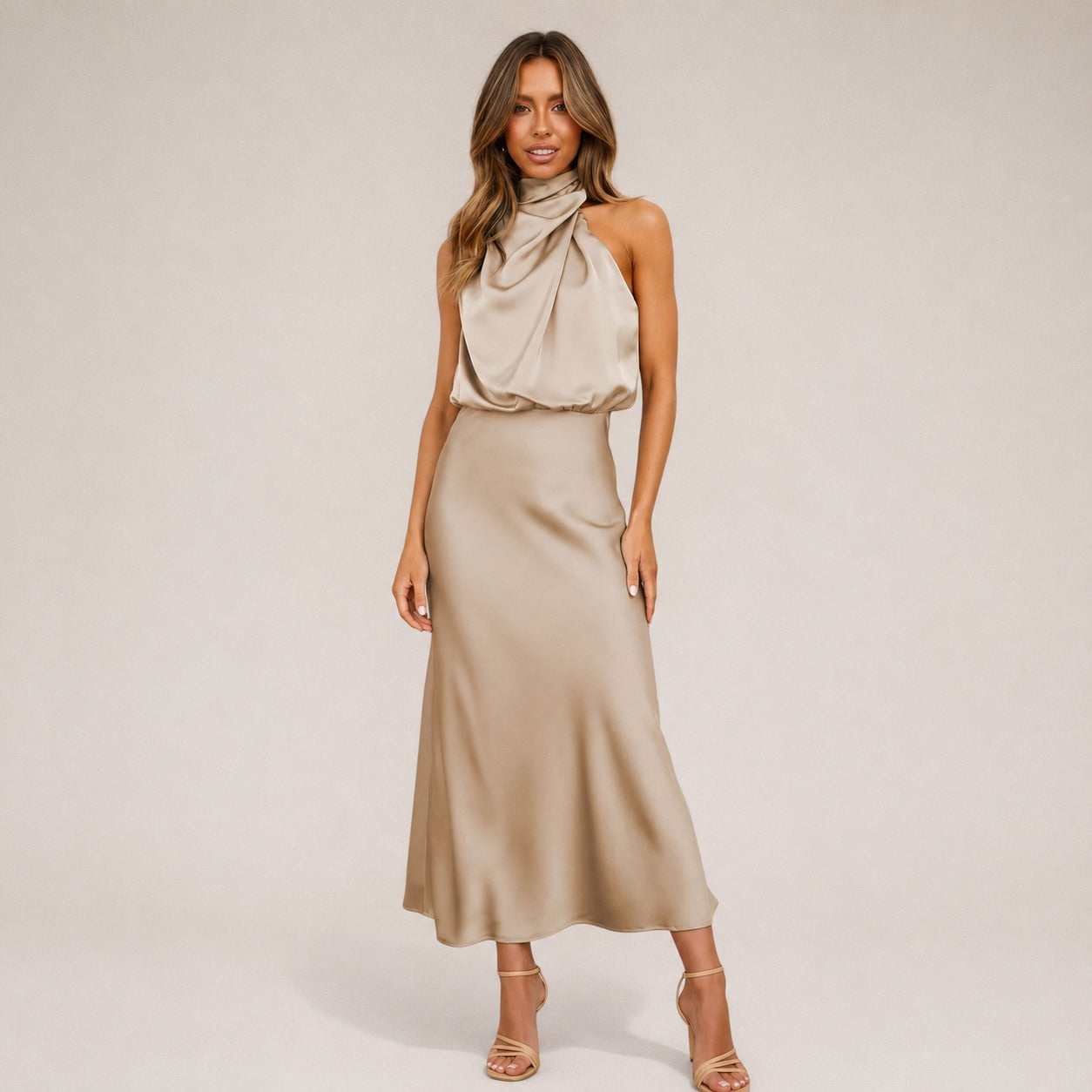 Lillie - Robe élégante avec col halter