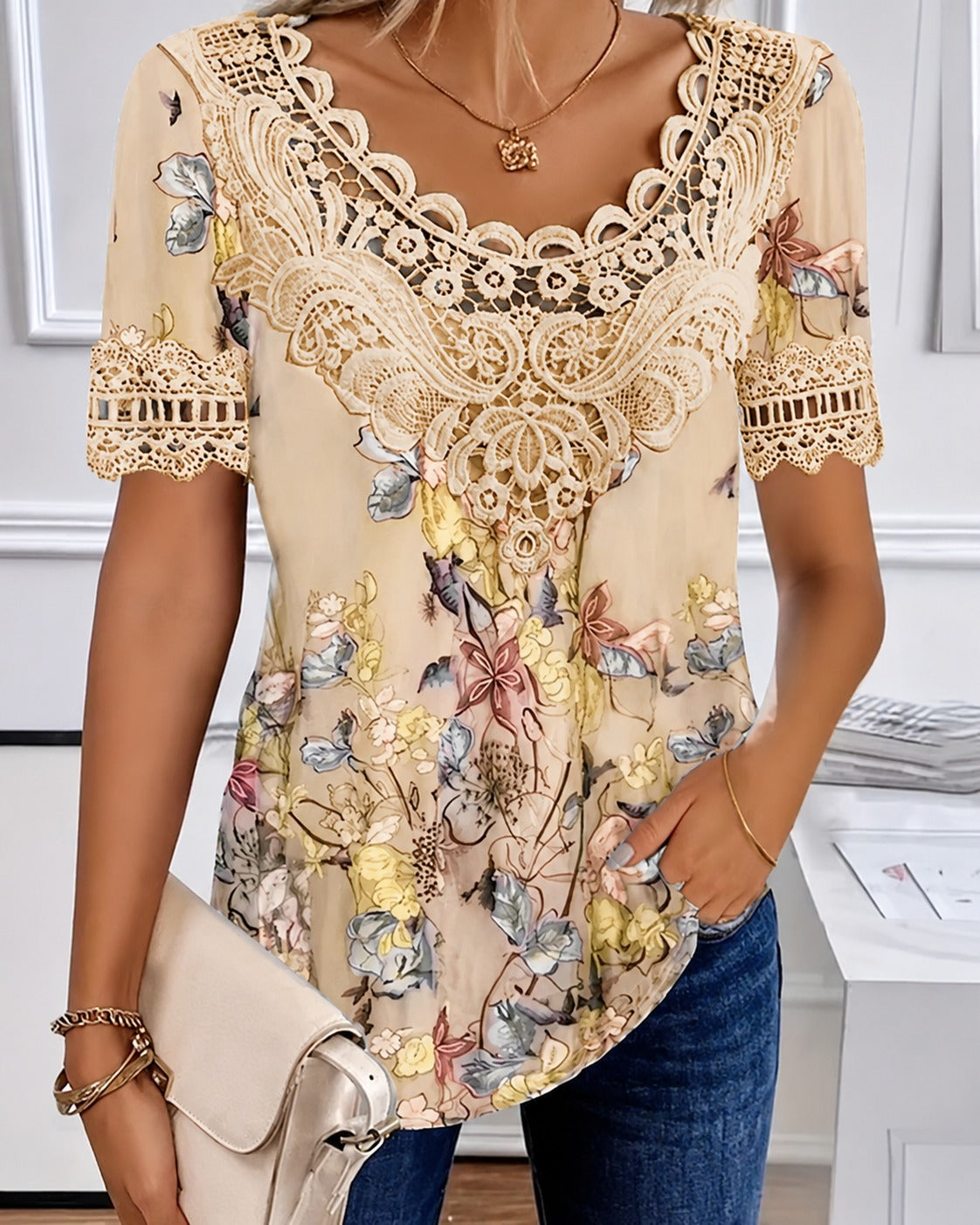 Leah - Blouse Florale Élégante