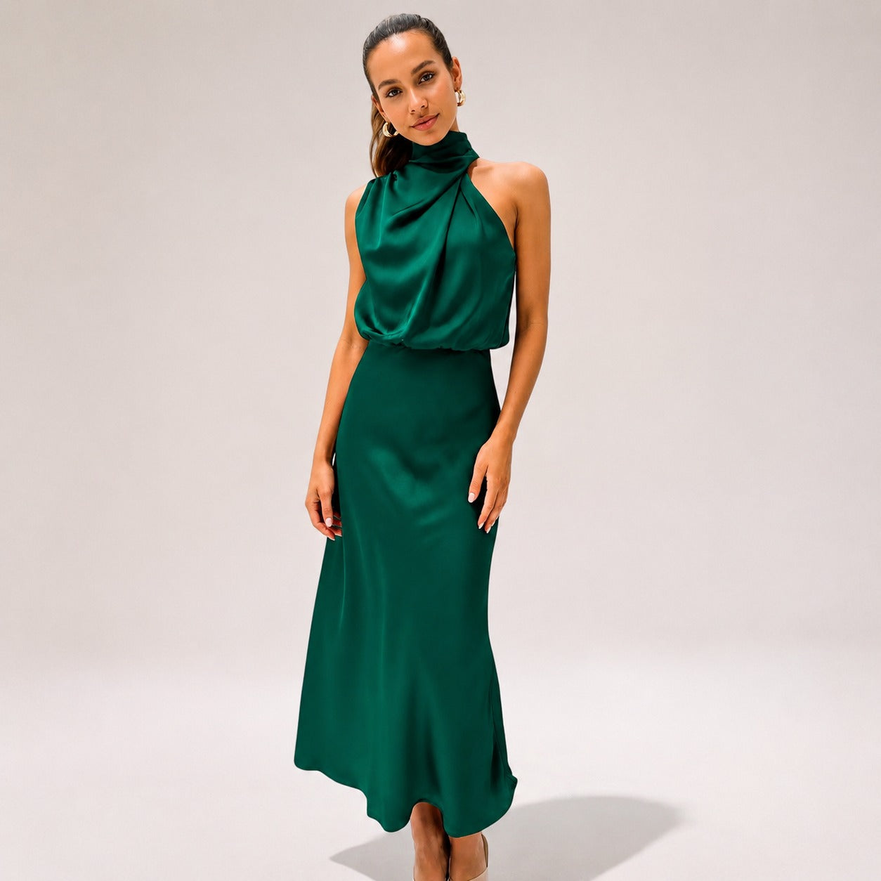 Lillie - Robe élégante avec col halter