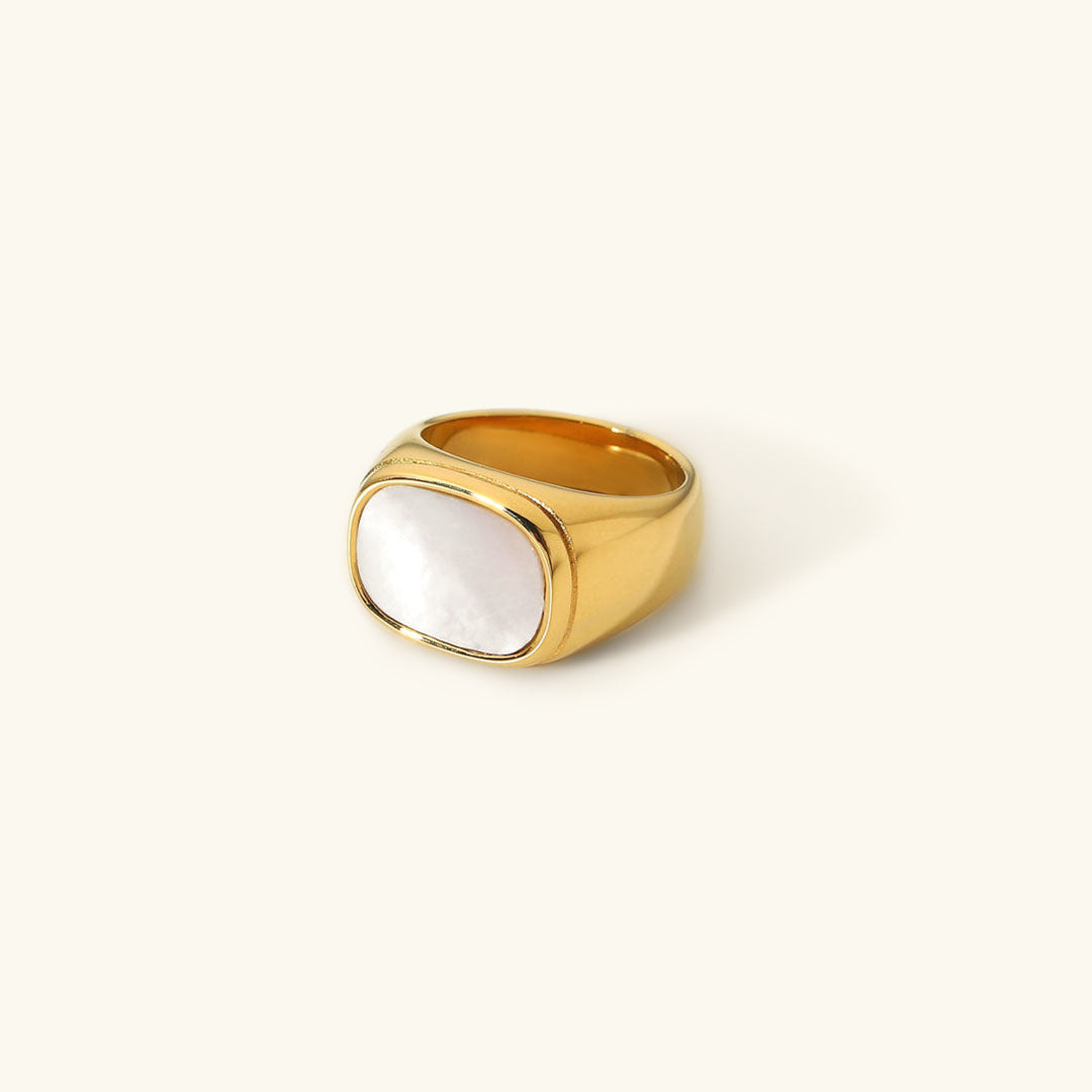 Nova - Bague en or avec coquillage lisse