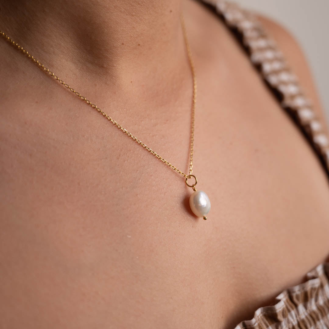 Collier de perles dorées - Pendentif en perle brillante