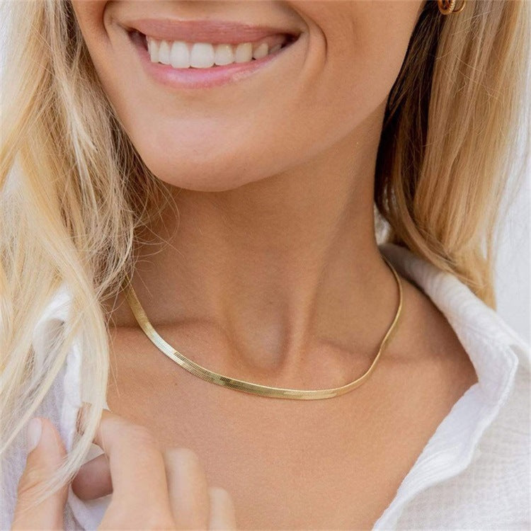 Elizabeth – Collier en chaîne serpent doré