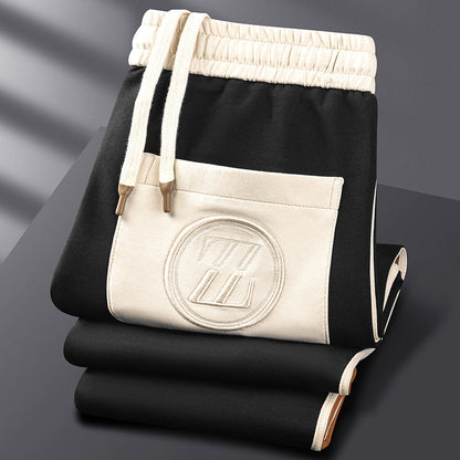 Lexter - Ein Sportanzug bestehend aus einem Trainingsanzug mit Reißverschluss