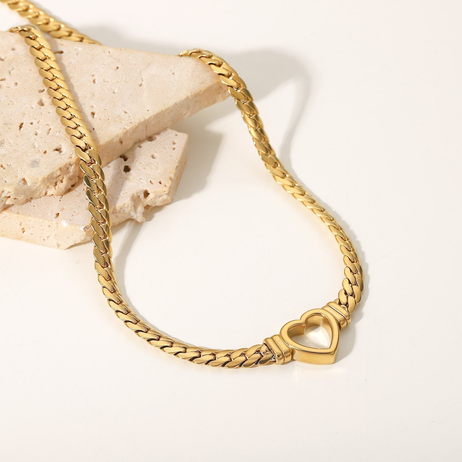 Ara – Collier cœur en or