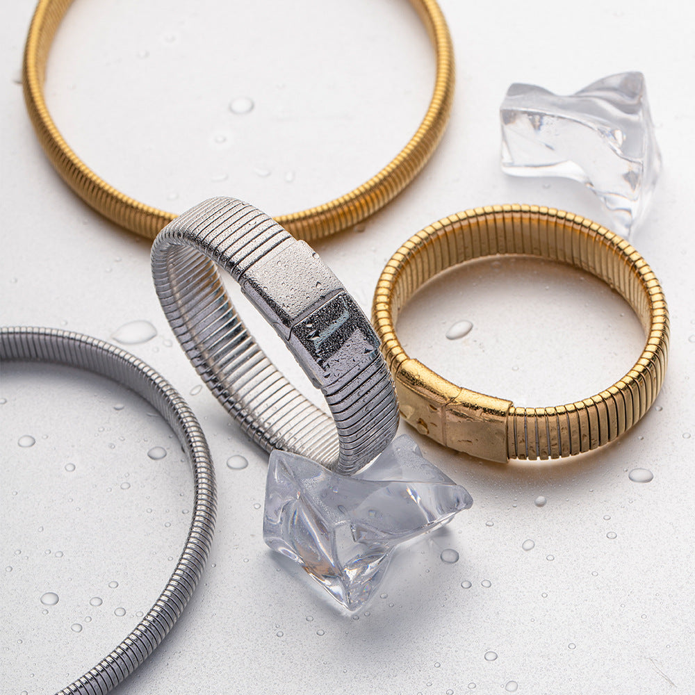 Celeste - Bracelet en or avec lignes verticales