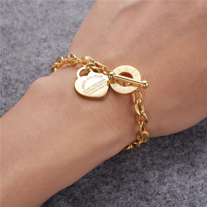 Alessia – Bracelet femme tendance en acier titane