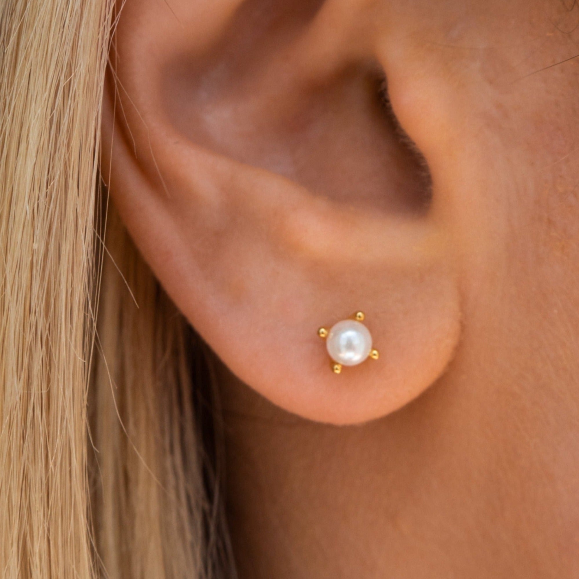 Jessi - Boucles d'oreilles en perles dorées