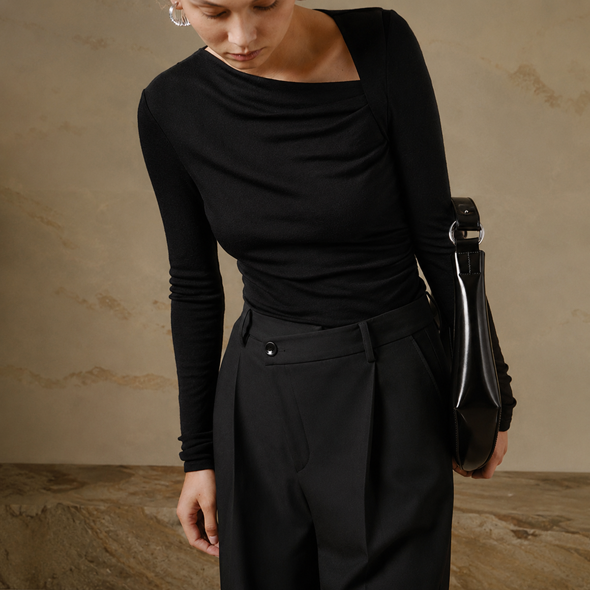 Selina - T-shirt asymétrique à manches longues