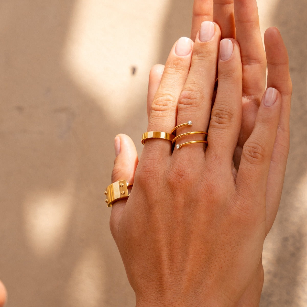 Riza – Bague spirale avec pierre