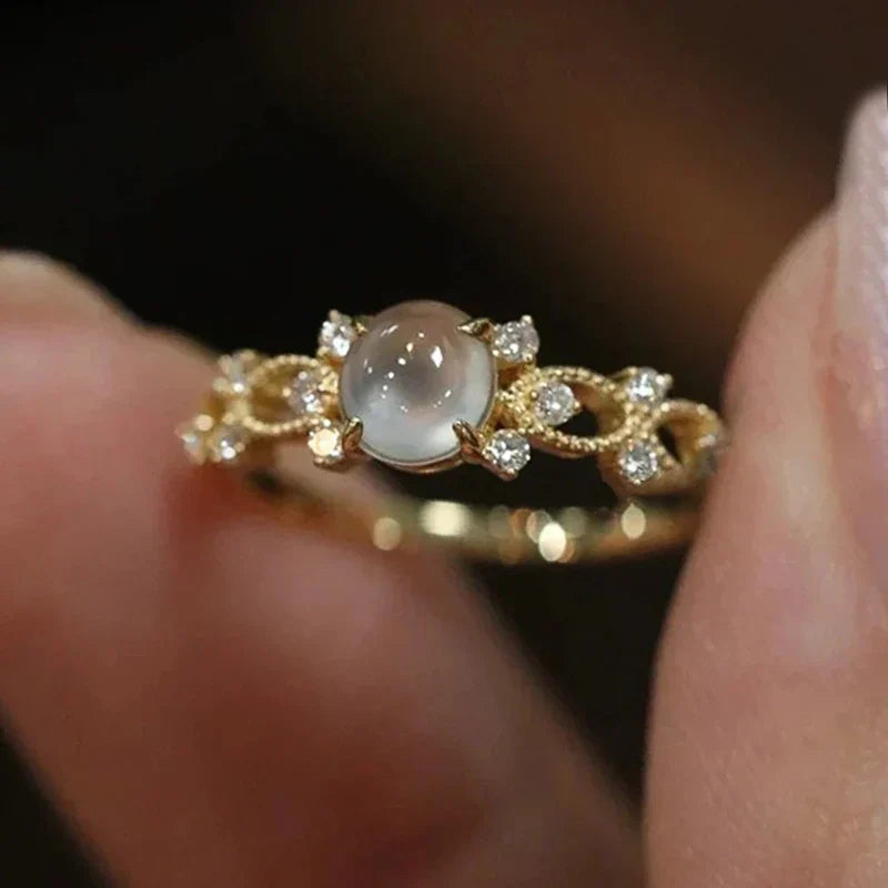 Sienna – Bague en pierre de lune sertie à la main