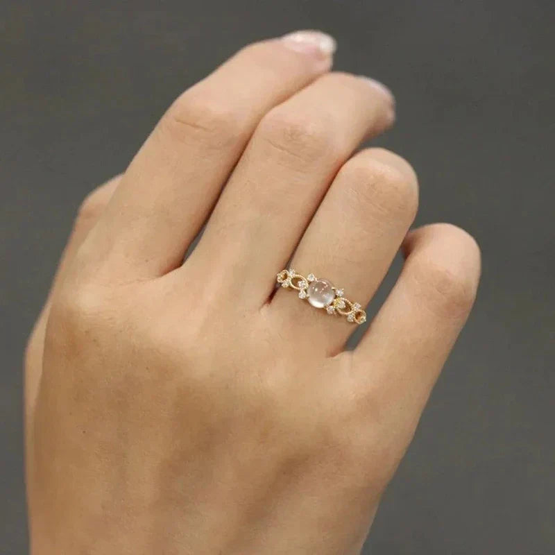 Sienna – Bague en pierre de lune sertie à la main