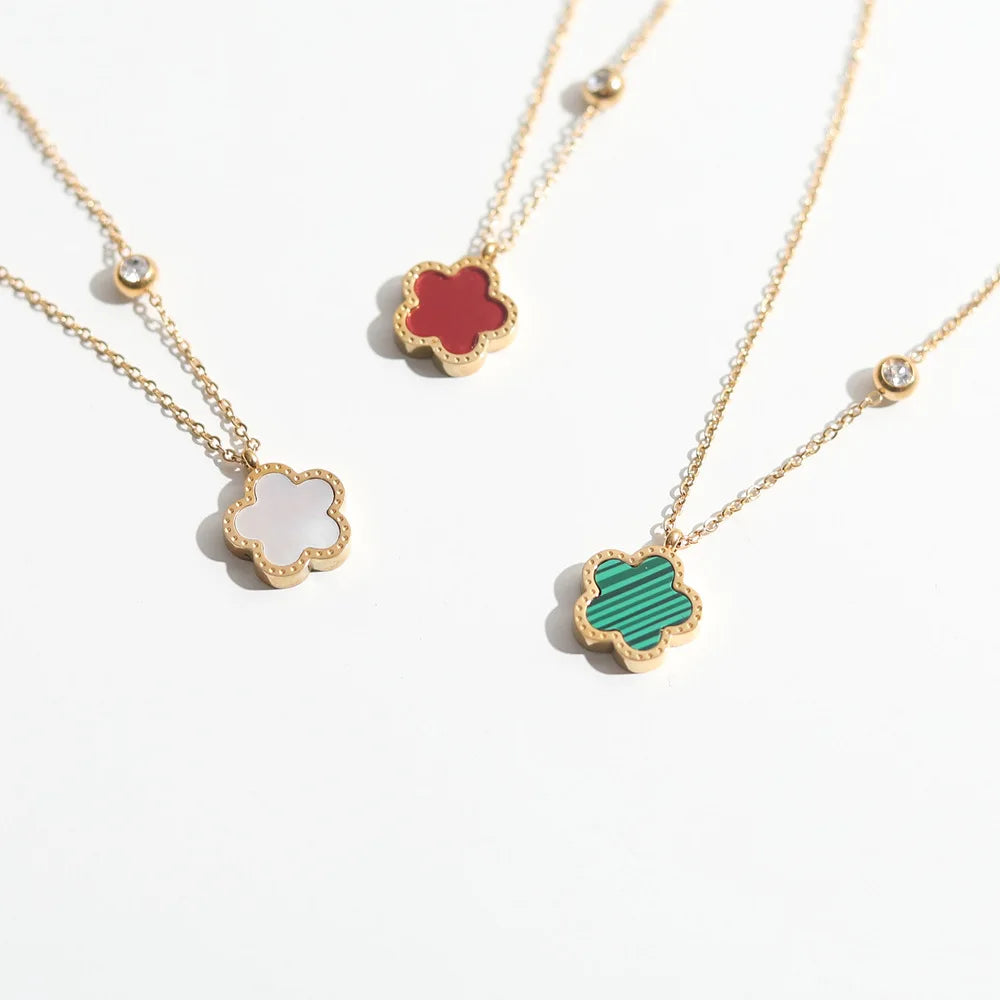 Trèfle à cinq feuilles - Collier de fleurs de trèfle