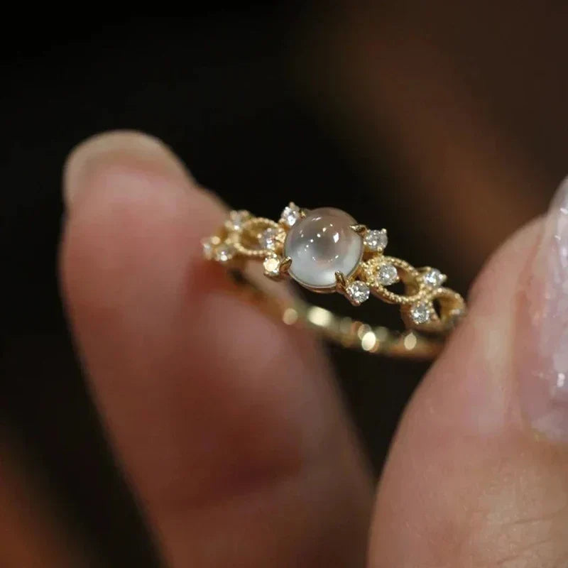 Sienna – Bague en pierre de lune sertie à la main