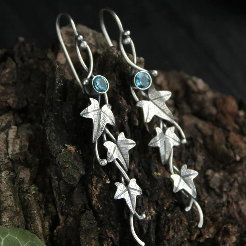 Elowen – Boucles d'oreilles vintage avec feuilles de fée