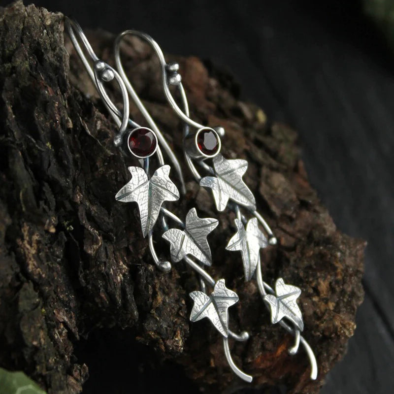 Elowen – Boucles d'oreilles vintage avec feuilles de fée